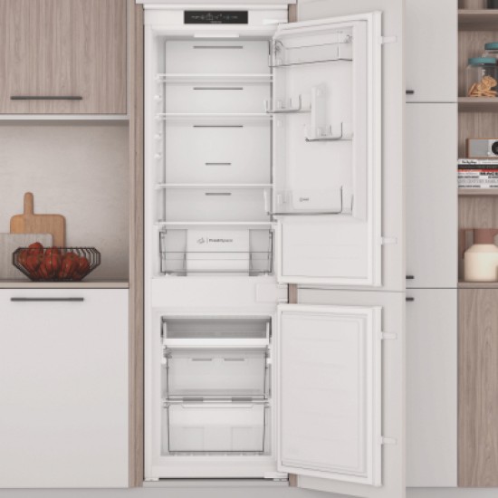 Холодильник Indesit INC18T311 Холодильник Indesit INC18T311